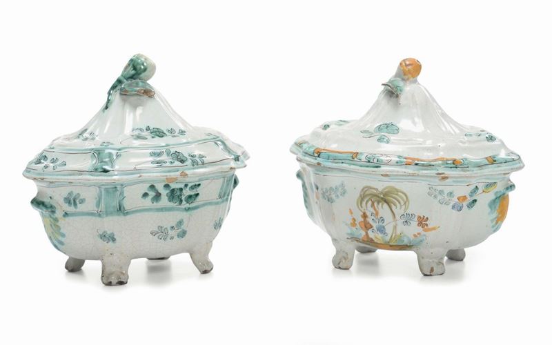 Due zuppiere simili in maiolica policroma, Cerreto XVIII secolo  - Auction Fine Art - Cambi Casa d'Aste