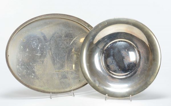 Vassoio e piatto in argento, XX secolo
