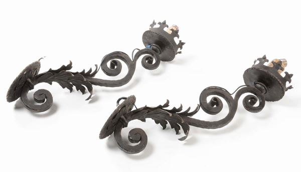 Due bracci in ferro, XIX secolo