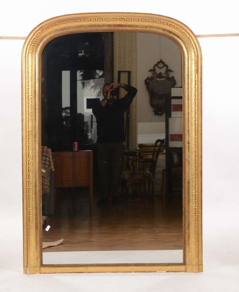 Specchiera interamente dorata, XX secolo  - Asta Antiquariato - Cambi Casa d'Aste