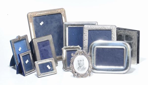 Lotto di vari portafoto in argento