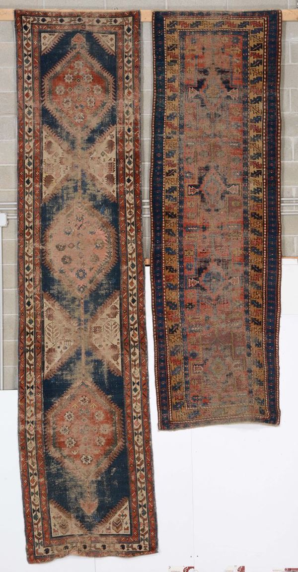 Lotto di due passatoie, una caucasica ed una persiana