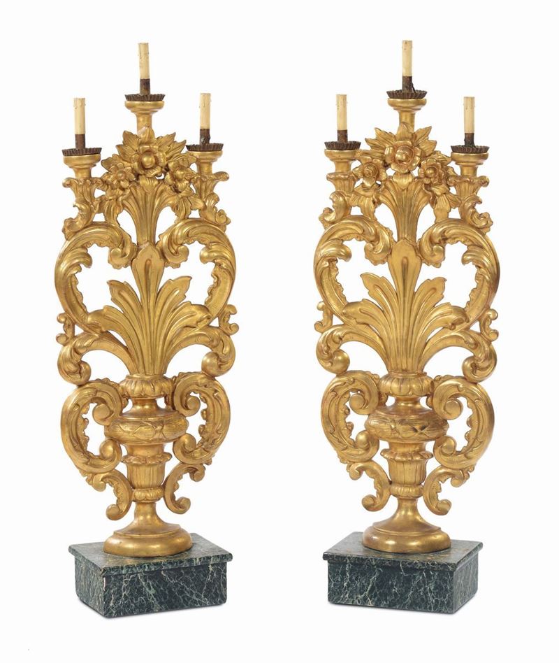 Coppia di portaceri in legno intagliato e dorato, XIX secolo  - Asta Antiquariato - Cambi Casa d'Aste