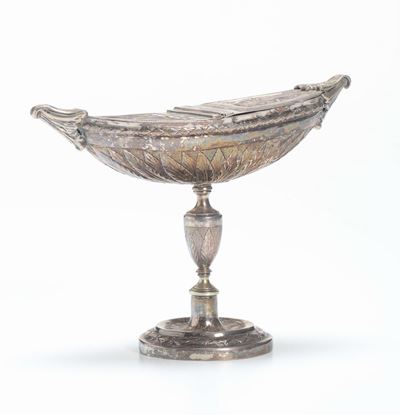 Navicella in Argento Sbalzato e Cesellato. Roma XIX-XX Secolo