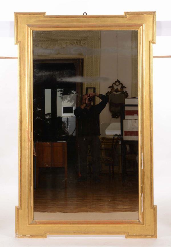 Specchiera in legno interamente dorato, XX secolo