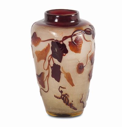 Émile Gallé, Vaso in vetro a cammeo con decoro di rampicanti, Nancy, 1900 ca