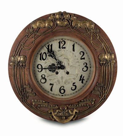 Orologio da parete austriaco, 1900 ca, cornice in legno con applicazioni in ottone