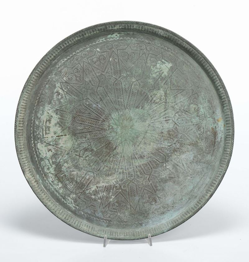 Piatto islamico in bronzo, XIX-XX secolo  - Auction Fine Art - Cambi Casa d'Aste