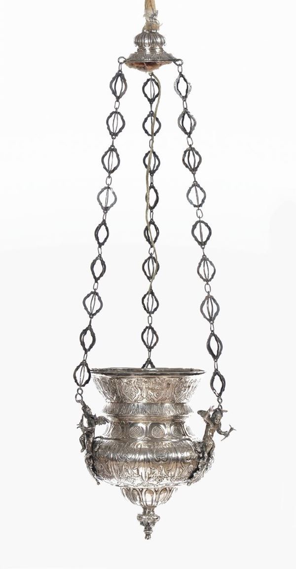 Lampada pensile in lastra d’argento sbalzata, Napoli punzone corporativo di città, 1740, punzone di maestro argentiere
