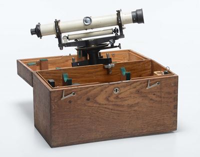 Microscopio da Tavolo in Custodia Originale in Legno, 1930 Circa