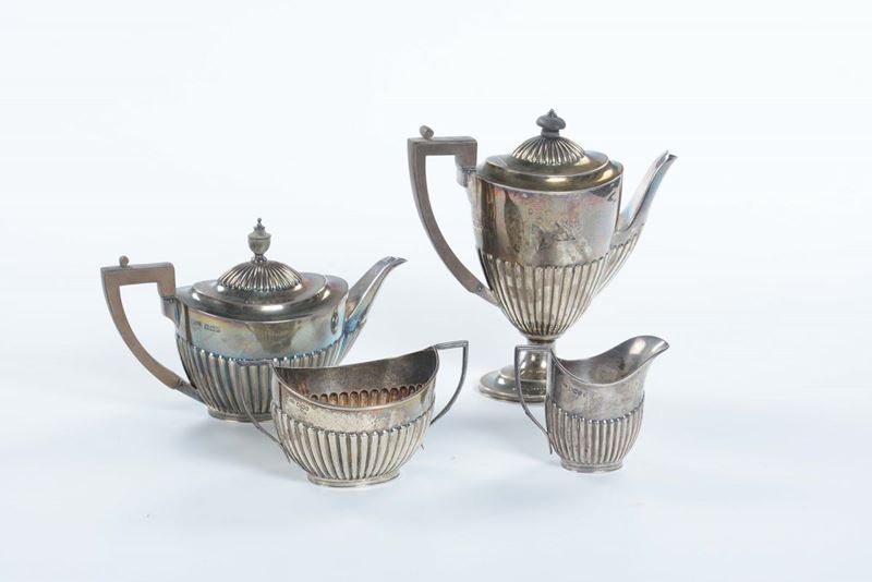 Servizio da tè e caffè in argento, Inghilterra XX secolo  - Asta Antiquariato - Cambi Casa d'Aste