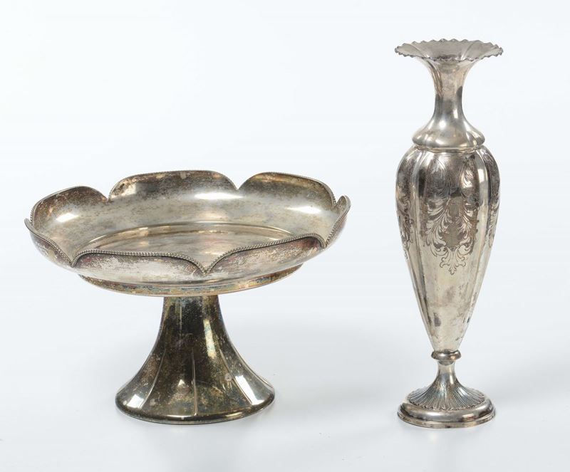 Lotto composto da alzata in metallo e portafiori in argento  - Asta Antiquariato - Cambi Casa d'Aste