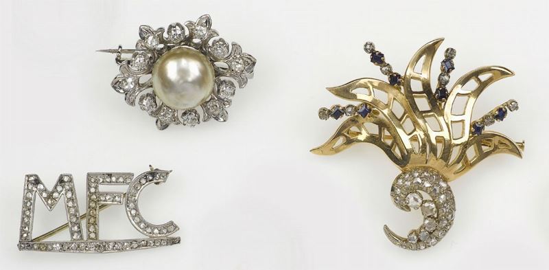Lot composed by three pearl, old-cut diamond and gold brooches  - Auction Fine Art - Cambi Casa d'Aste