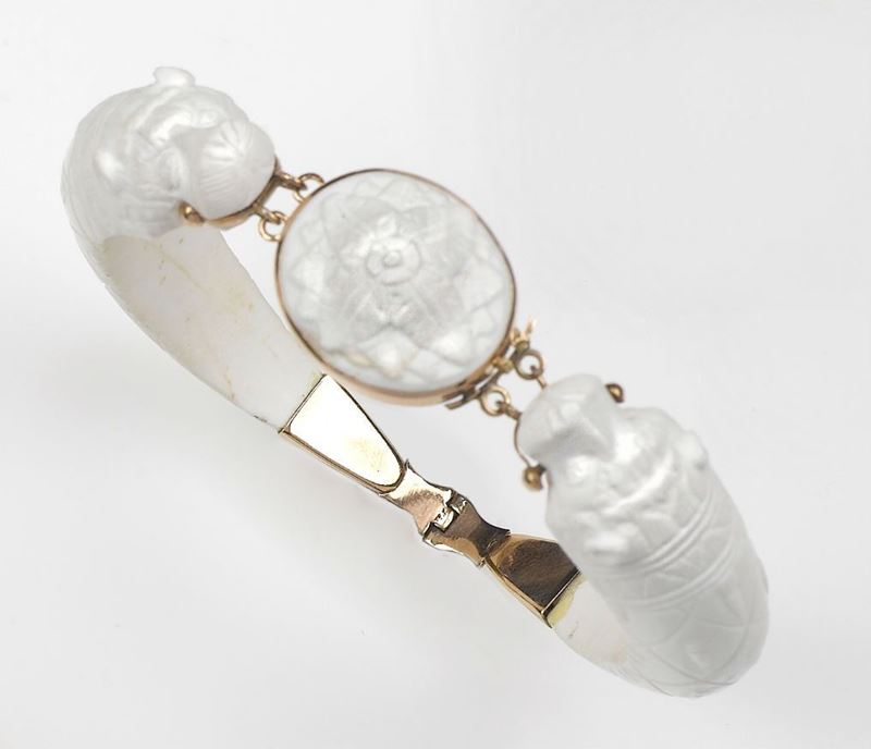 A sepiolite and gold bracelet  - Auction Fine Art - Cambi Casa d'Aste