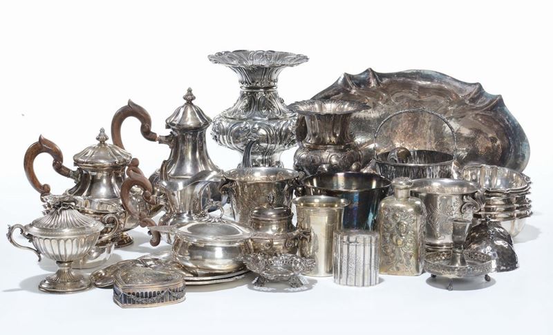 Lotto di oggetti in argento e lega argentata  - Auction Fine Art - Cambi Casa d'Aste