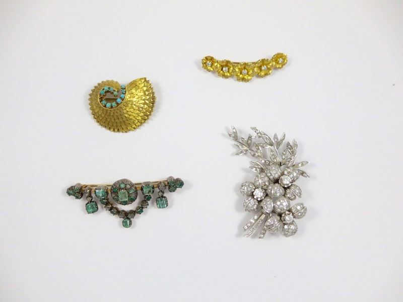 A lot comprising four gem-set brooches  - Auction Jewels Timed Auction - Cambi Casa d'Aste