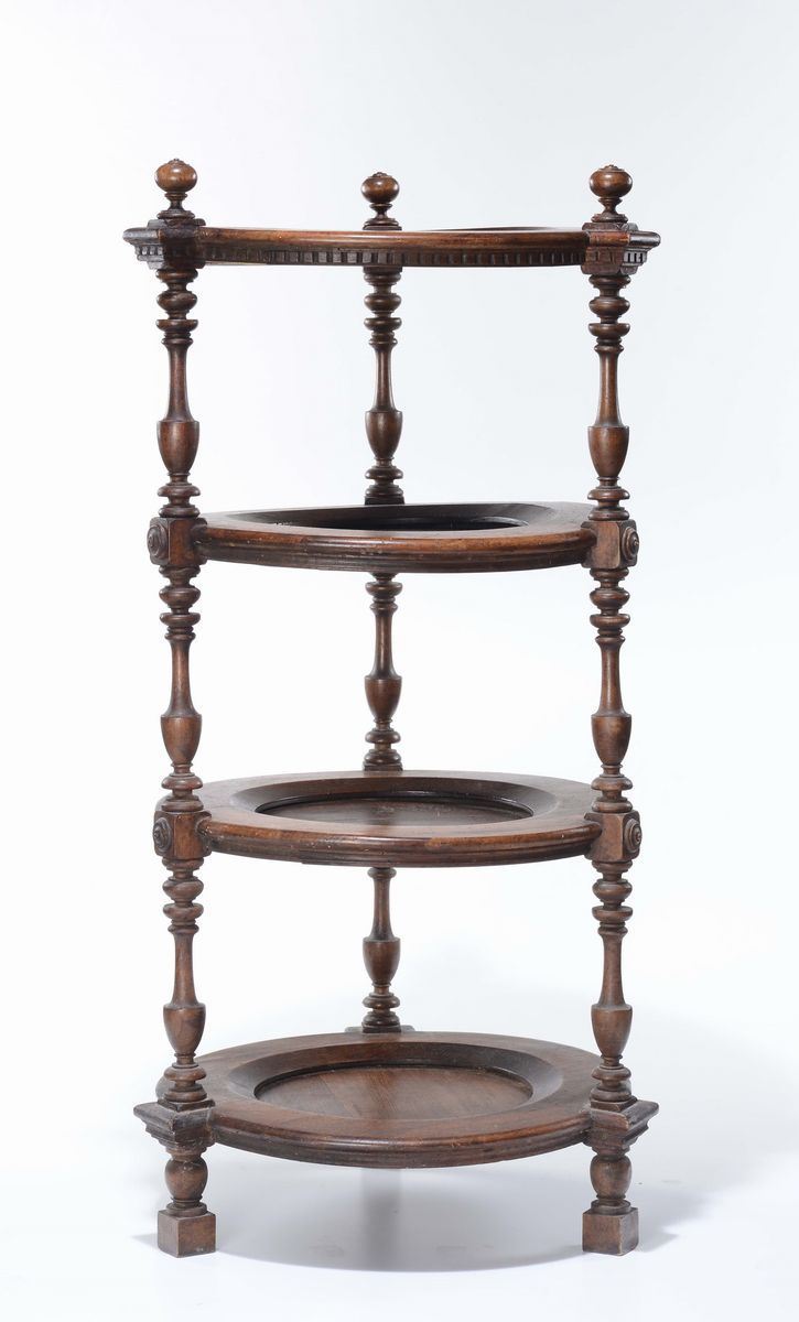 Etagere a quattri ripiani in legno tornito, XX secolo  - Asta Antiquariato - Cambi Casa d'Aste