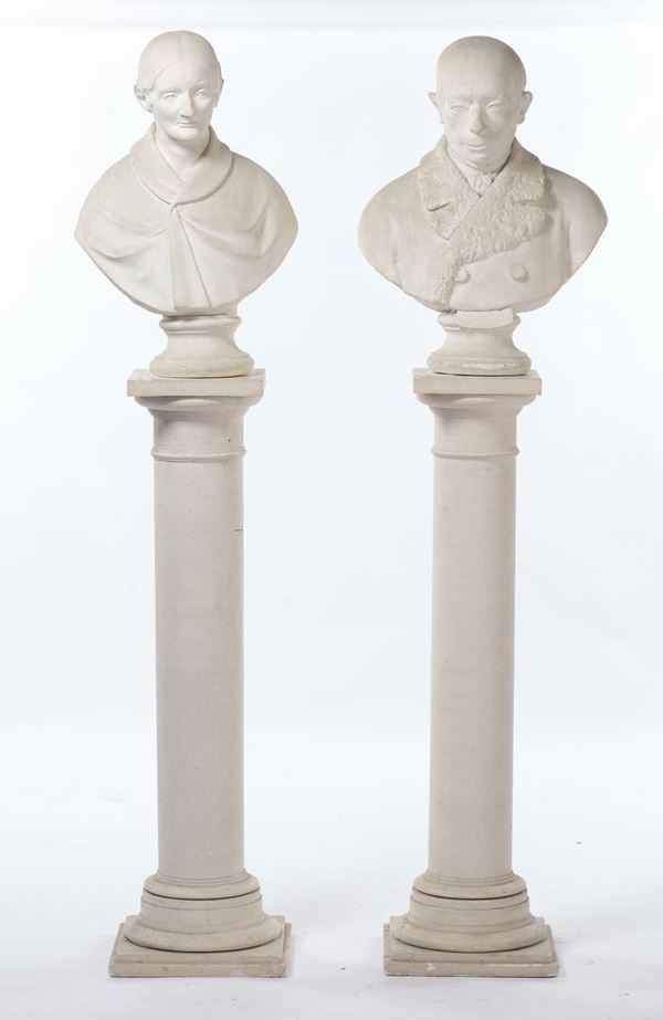 Due busti in gesso con colonne