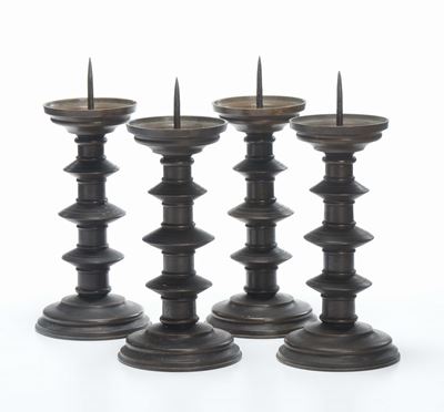 Quattro Candelieri Torniti Neogotici in Bronzo