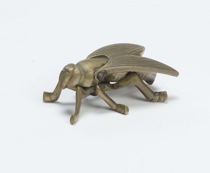 Piccola mosca in bronzodorato, XX secolo  - Asta Antiquariato - Cambi Casa d'Aste