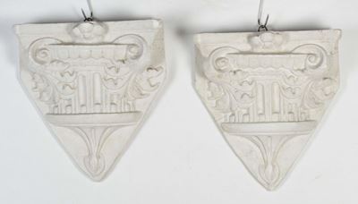 Due Capitelli Angolari in Gesso, XX Secolo