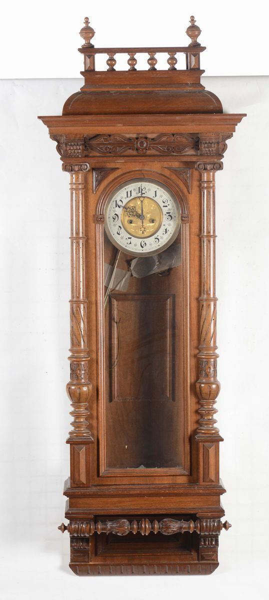 Orologio da parete con cassa intagliata, XX secolo