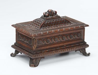 Piccola Cassina in Legno Intagliato, XIX Secolo