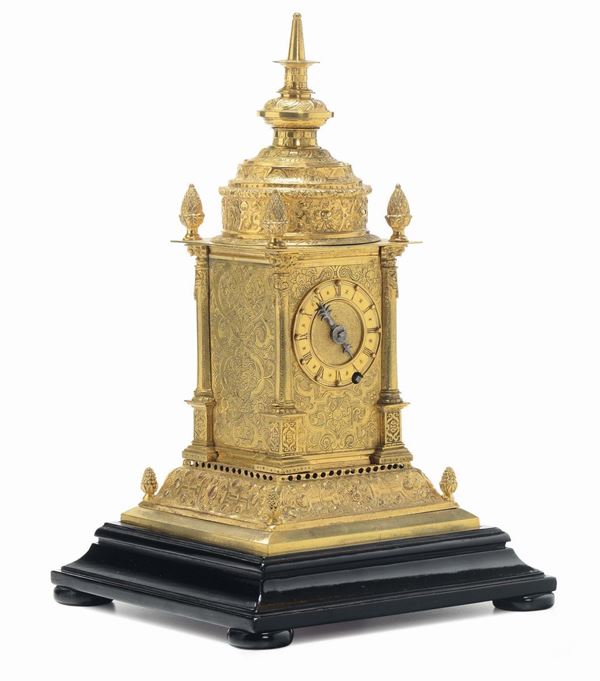Orologio s edicola con cassa in rame sbalzato e dorato, Germania XVII secolo