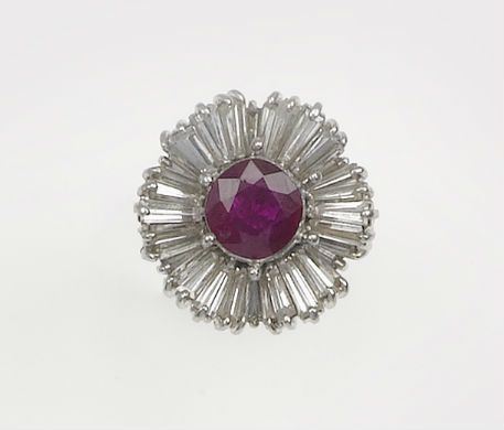 A ruby and diamond cluster ring  - Auction Fine Art - Cambi Casa d'Aste