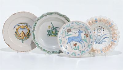 Quattro Piatti in Maiolica Diversi, XIX Secolo