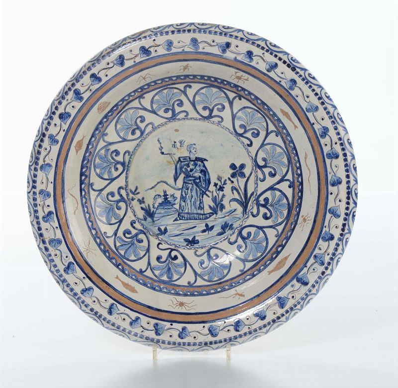 Piatto in terracotta maiolicata, XX secolo  - Auction Fine Art - Cambi Casa d'Aste