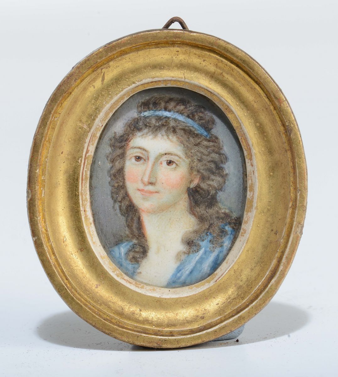 Tre Miniature su Avorio Raffiguranti Ritratti Femminili, XIX Secolo