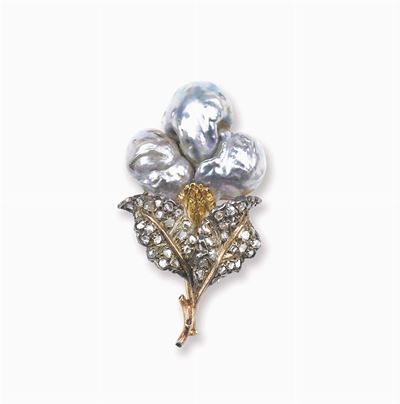 Buccellati. Spilla con Perle