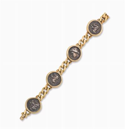 Bulgari. Bracciale con Quattro Monete