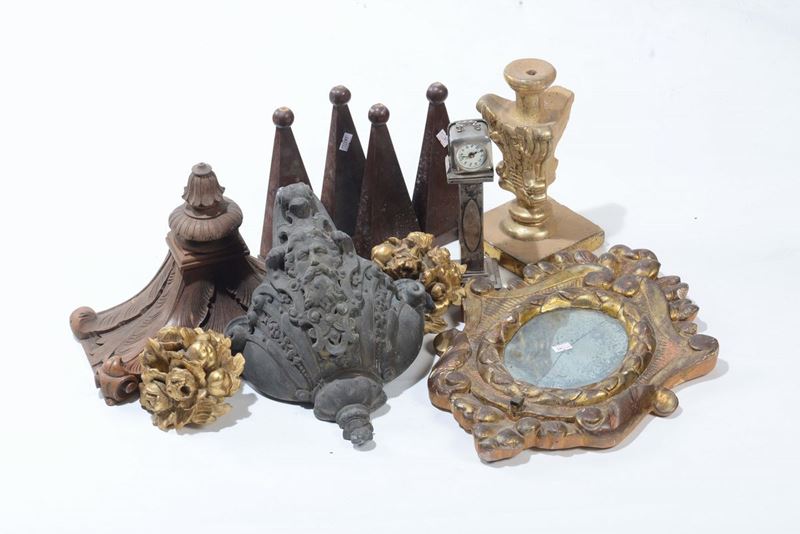 Lotto di fregi in legno, cornicetta e altro  - Asta Antiquariato - Cambi Casa d'Aste