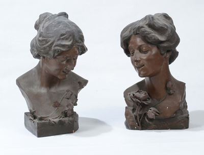 Coppia di Teste Femminili in Terracotta, XIX-XX Secolo