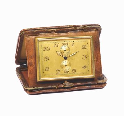 Longines, Cassa No. 4568716, Orologio da Tavolo, in Pelle e Ottone, con Funzione di Sveglia. Real...