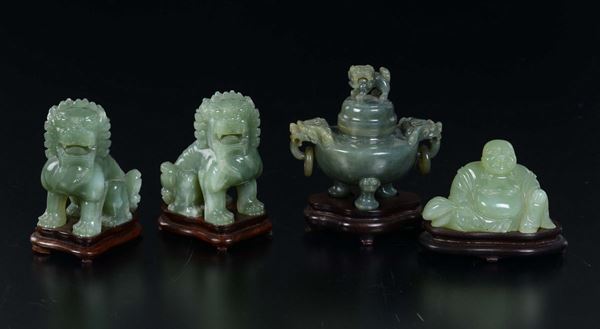 Lotto di giade verdi composto da: incensiere, due cani di Pho ed un Budai, Cina, XX secolo