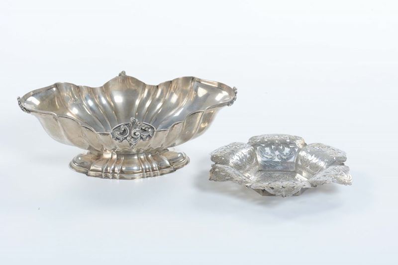 Due cestini in argento, XX secolo  - Auction Asta a Tempo Antiquariato - Cambi Casa d'Aste