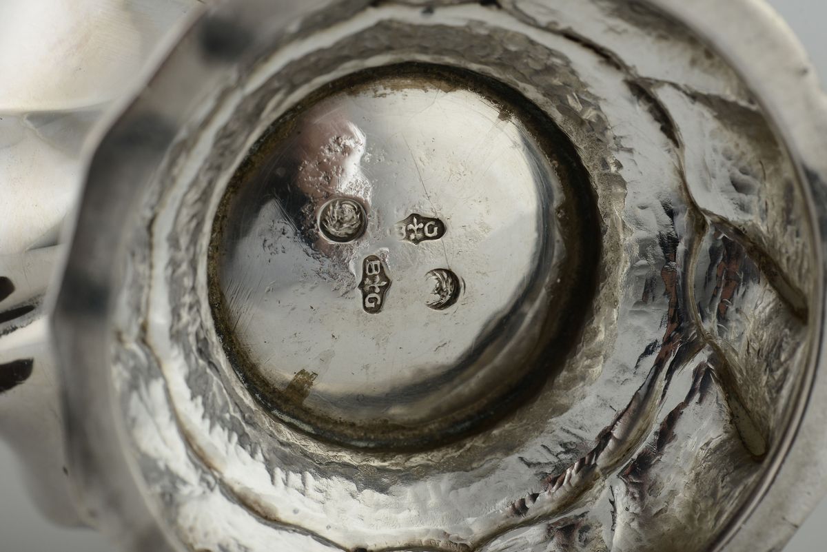 Caffettiera in Argento Fuso e Sbalzato, Venezia Ultimo Quarto del XVIII Secolo, Punzoni del Leone...