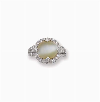 Anello con Crisoberillo Occhio di Gatto e Diamanti