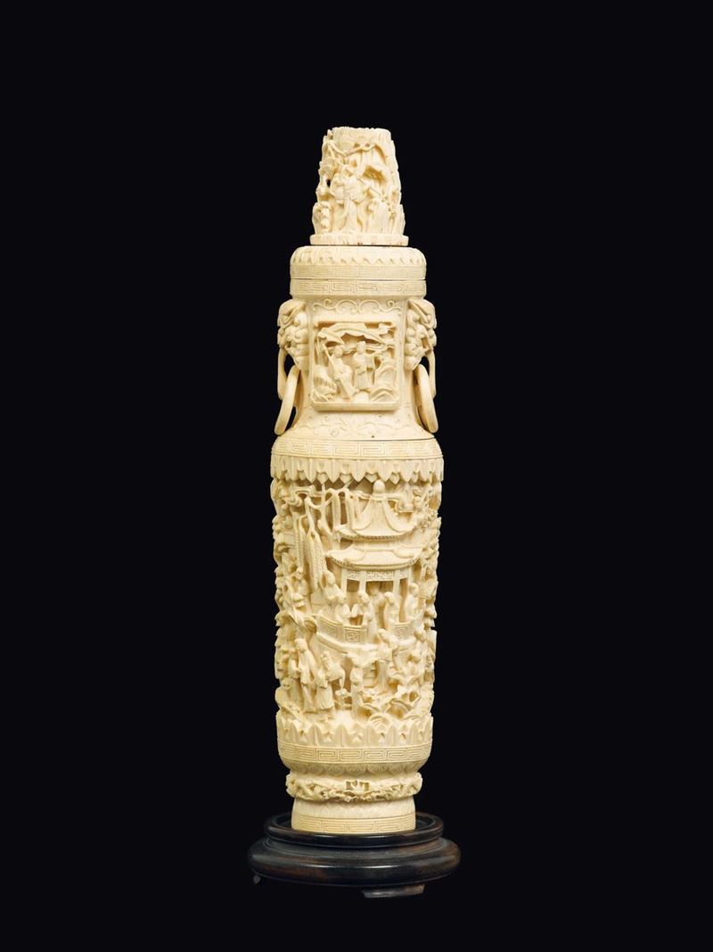 A carved ivory vase and cover with ring-handles and common life scenes in relief, China, Qing Dynasty, 19th century  - Auction Fine Chinese Works of Art - Cambi Casa d'Aste