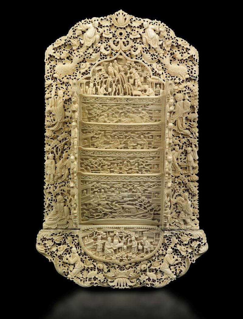 A carved ivory paper holder with flowers, animals and common life scenes in relief, China, Qing Dynasty, 19th century  - Auction Fine Chinese Works of Art - Cambi Casa d'Aste