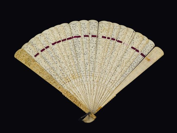 Two carved fretworked ivory fans, China, Qing Dynasty, late 19th century