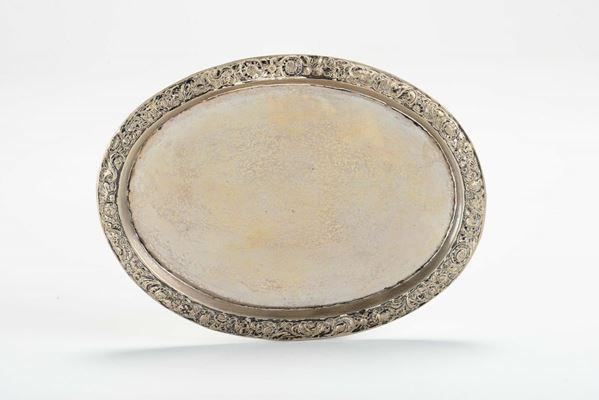 Piccolo vassoio ovale bordo con decoro a maruzzella, Napoli, XIX secolo