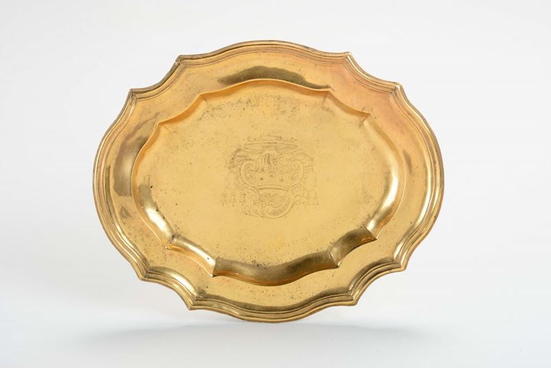 Vassoio in metallo argentato, XVII secolo  - Asta Antiquariato - Cambi Casa d'Aste