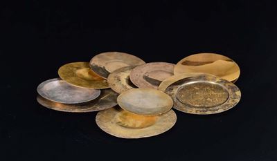 Gruppo di 11 Patene in Argento di Varie Epoche e Manifatture