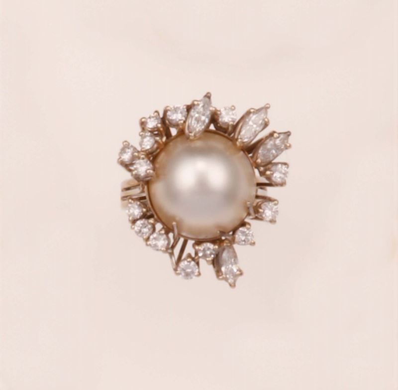 Anello con perla mabè e diamanti taglio navette e a brillante  - Asta Fine Jewels - Cambi Casa d'Aste