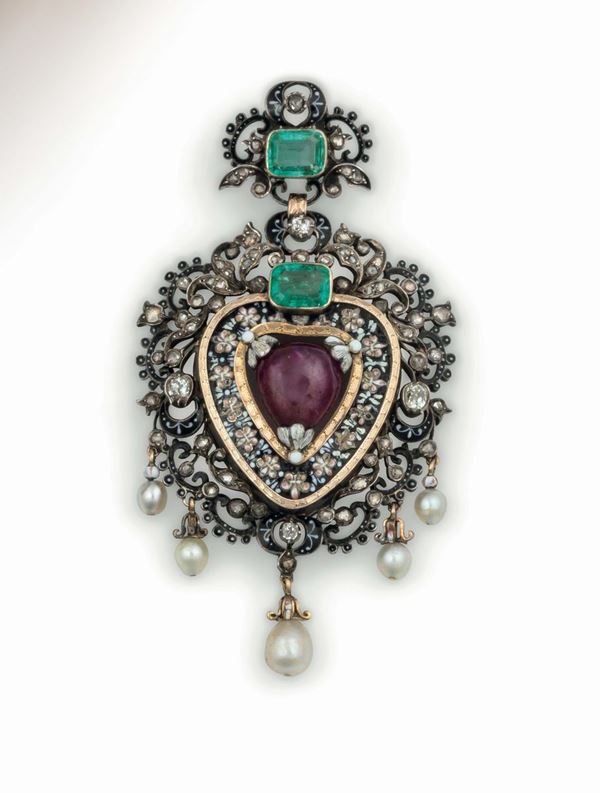 Pendente Renaissance Revival con rubino, smeraldi, perle e smalti