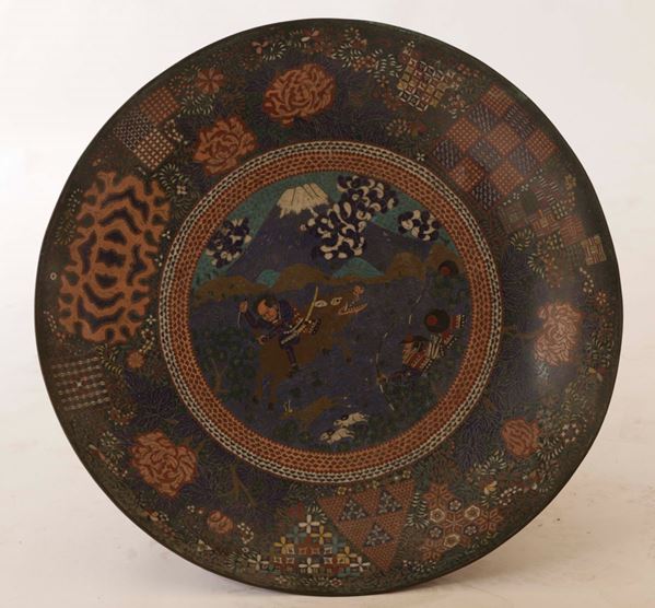 A large cloisonné enamel dish with hunting scenes, Japan, late 19th century